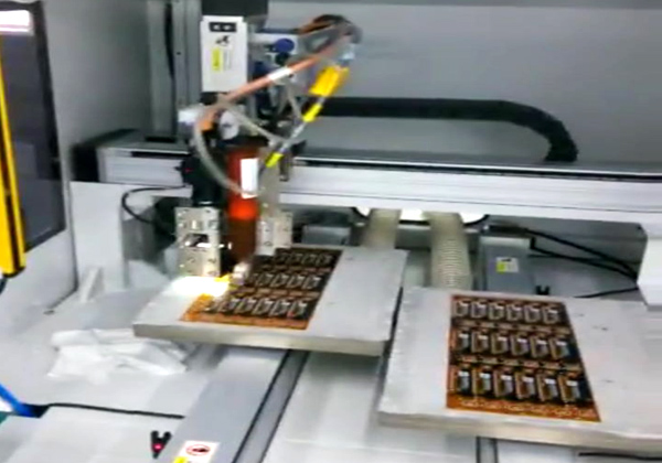 柜式雙Y軸點膠機SF-80 柜式雙Y軸點膠機SF-80